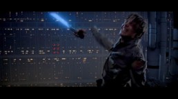 Luke Skywalker con la mano cortada